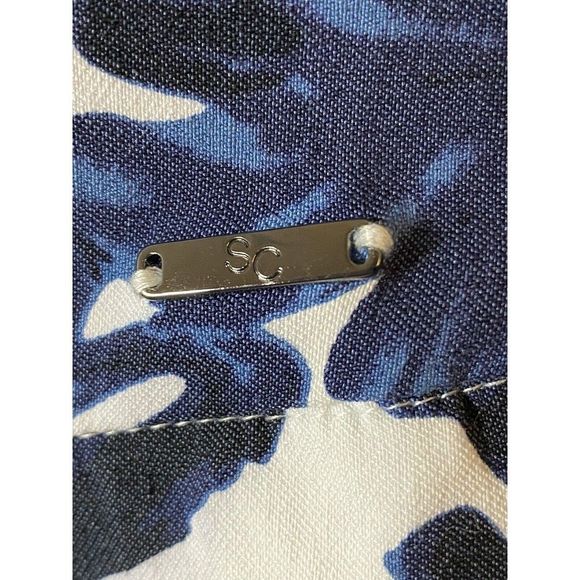 S.C. & Co. Women's Skirted Shorts Tummy Control Medium Blue Floral Pattern‎ - Picture 7 of 7